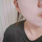 Customer review video showing the 72 Medi Cream Mask closely adhered to the face