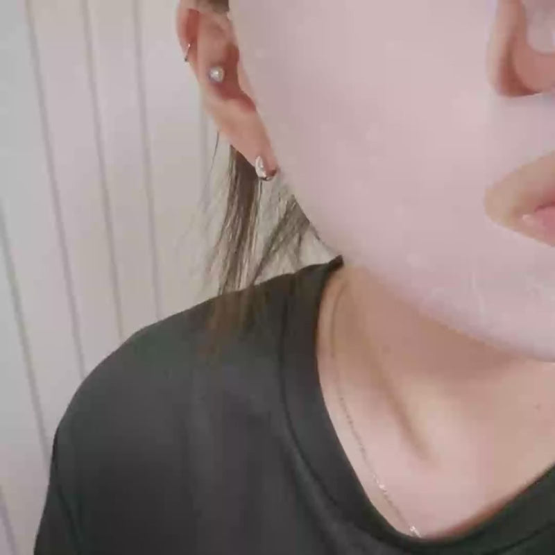 Customer review video showing the 72 Medi Cream Mask closely adhered to the face